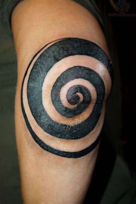 spiral tattoo|celtic spiral tattoo designs.